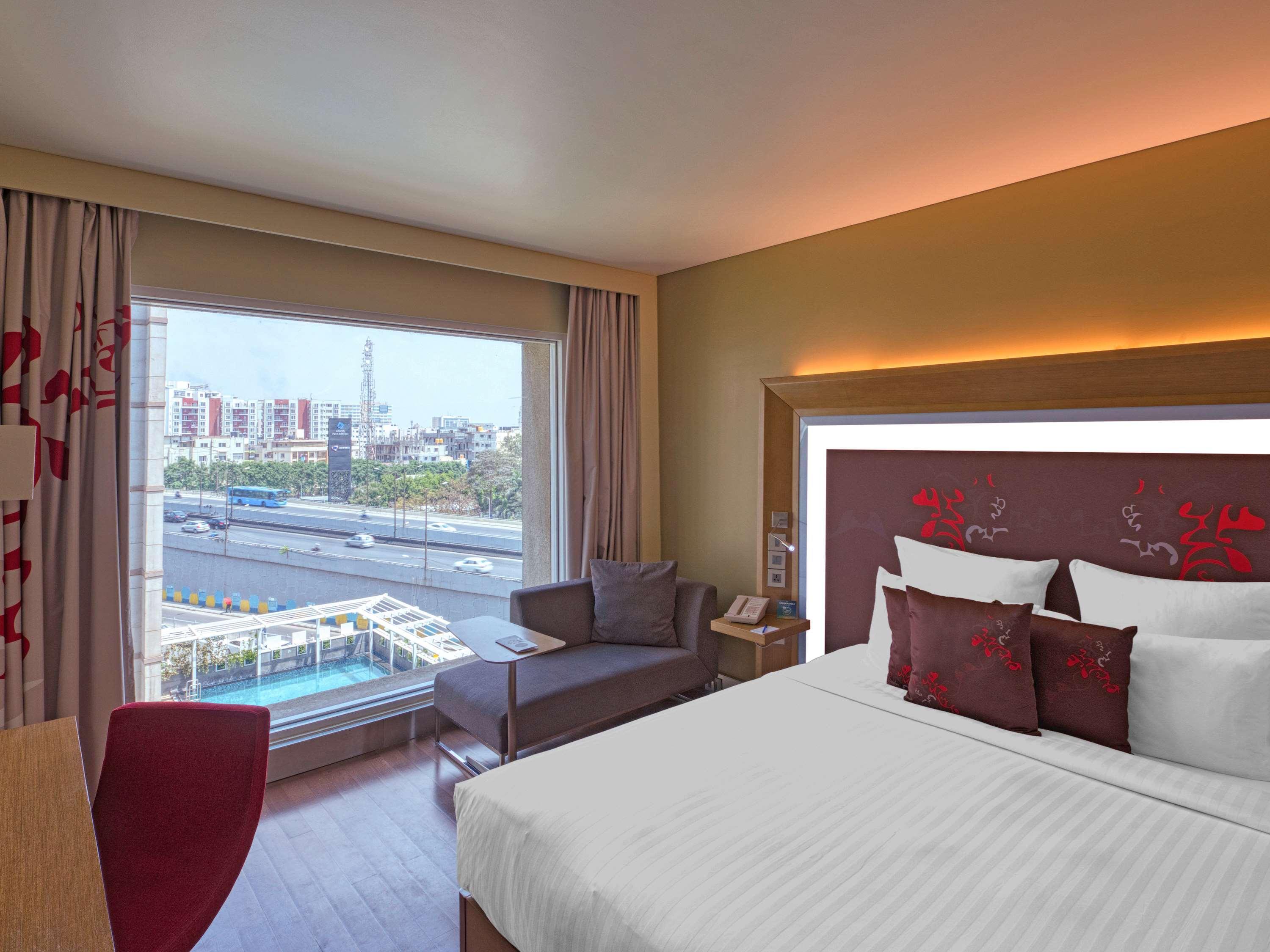 Novotel Bengaluru Outer Ring Road Екстериор снимка