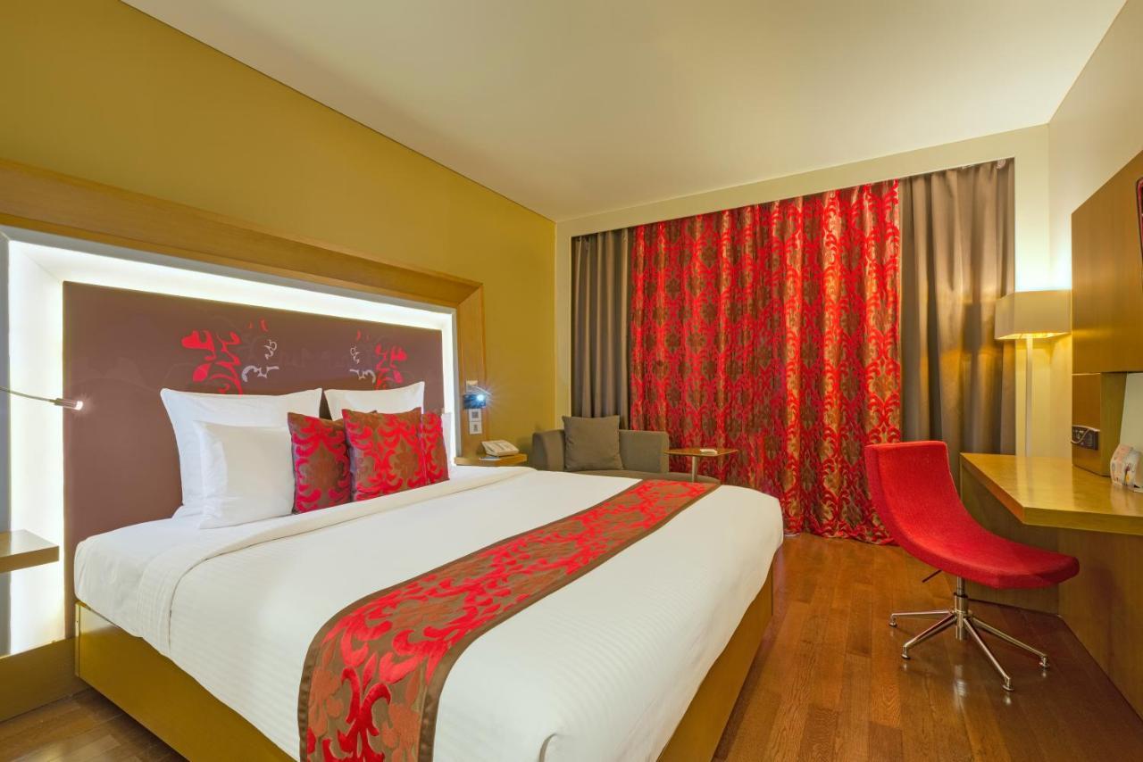 Novotel Bengaluru Outer Ring Road Екстериор снимка