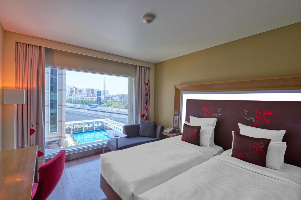Novotel Bengaluru Outer Ring Road Екстериор снимка