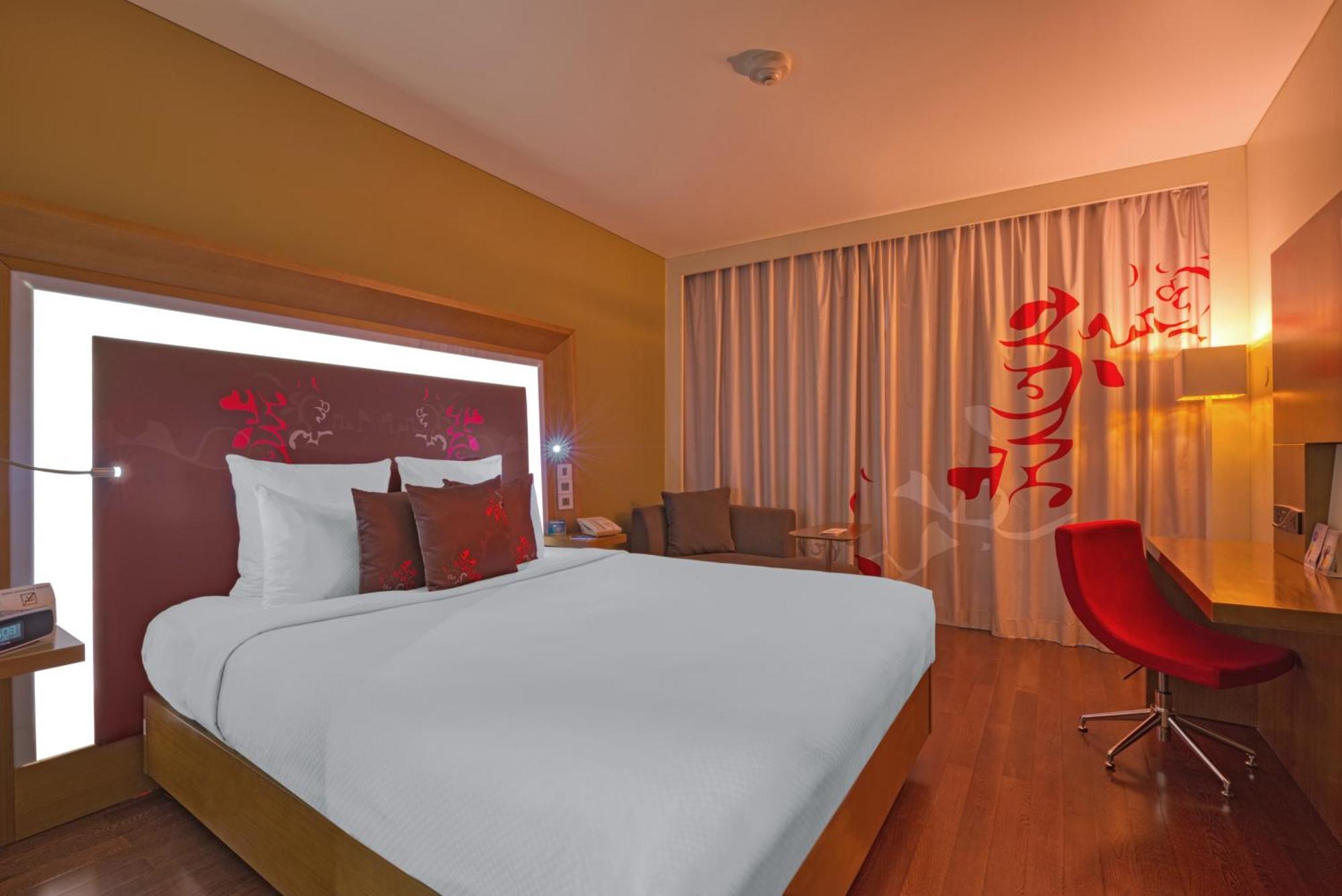Novotel Bengaluru Outer Ring Road Екстериор снимка