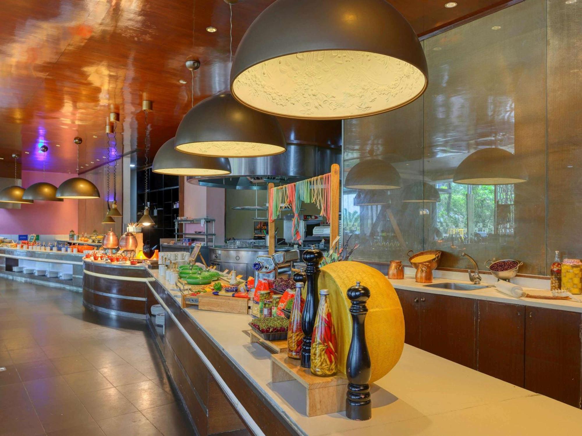 Novotel Bengaluru Outer Ring Road Екстериор снимка