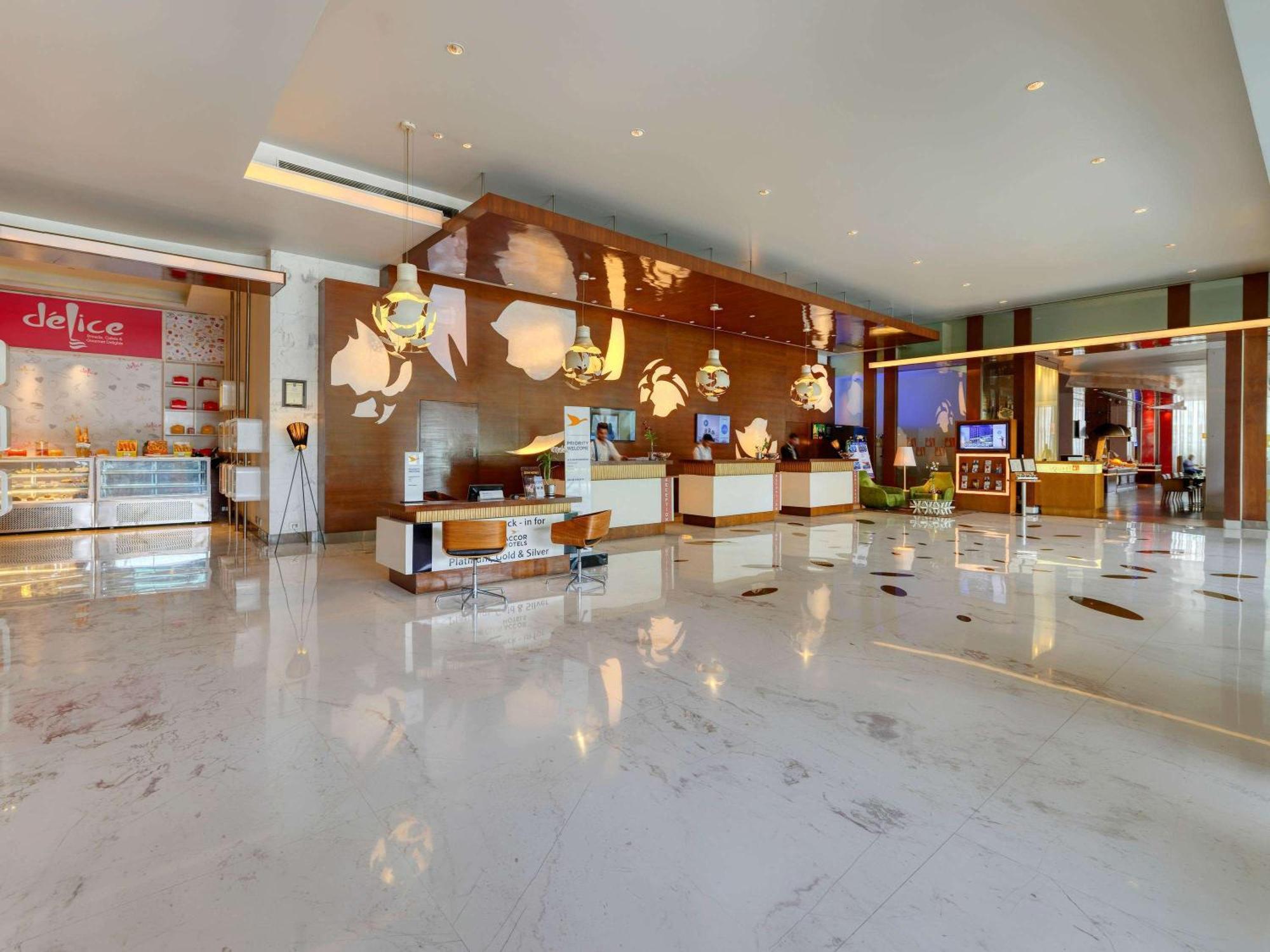 Novotel Bengaluru Outer Ring Road Екстериор снимка
